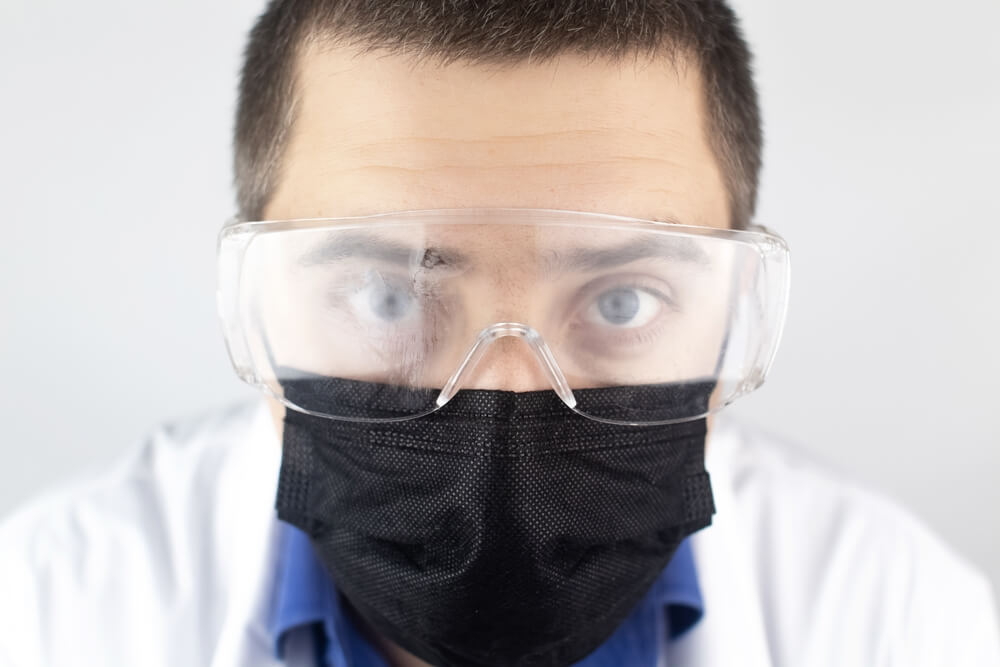 How to Stop Safety Glasses from Fogging Up